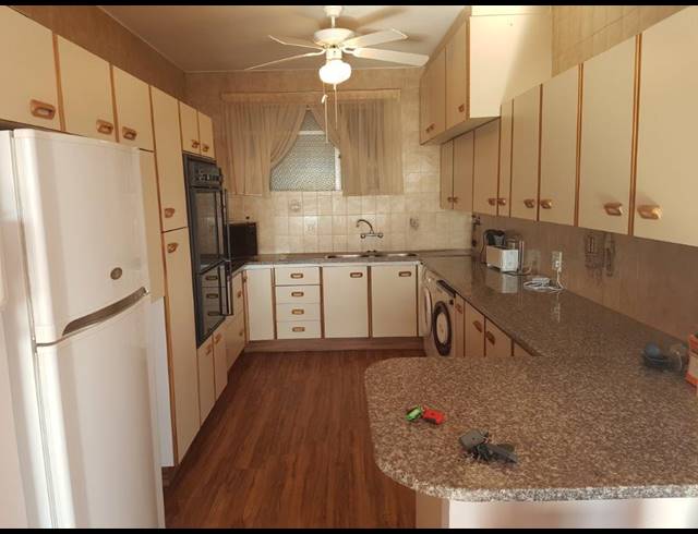 3 BEDROOM APARTMENT RENTED IN RICHMOND HILL